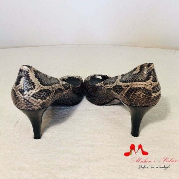Bandolino Snakeskin Print Peep Toe Heels - Picture 7 of 7